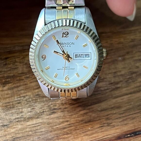 Swanson Japan Two-Tone Quartz Watch – Unisex